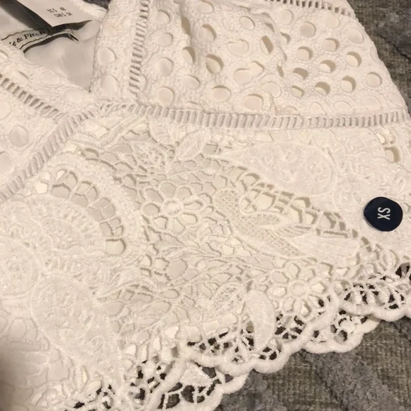 Abercrombie & Fitch White Lace crop top - Picture 4 of 7